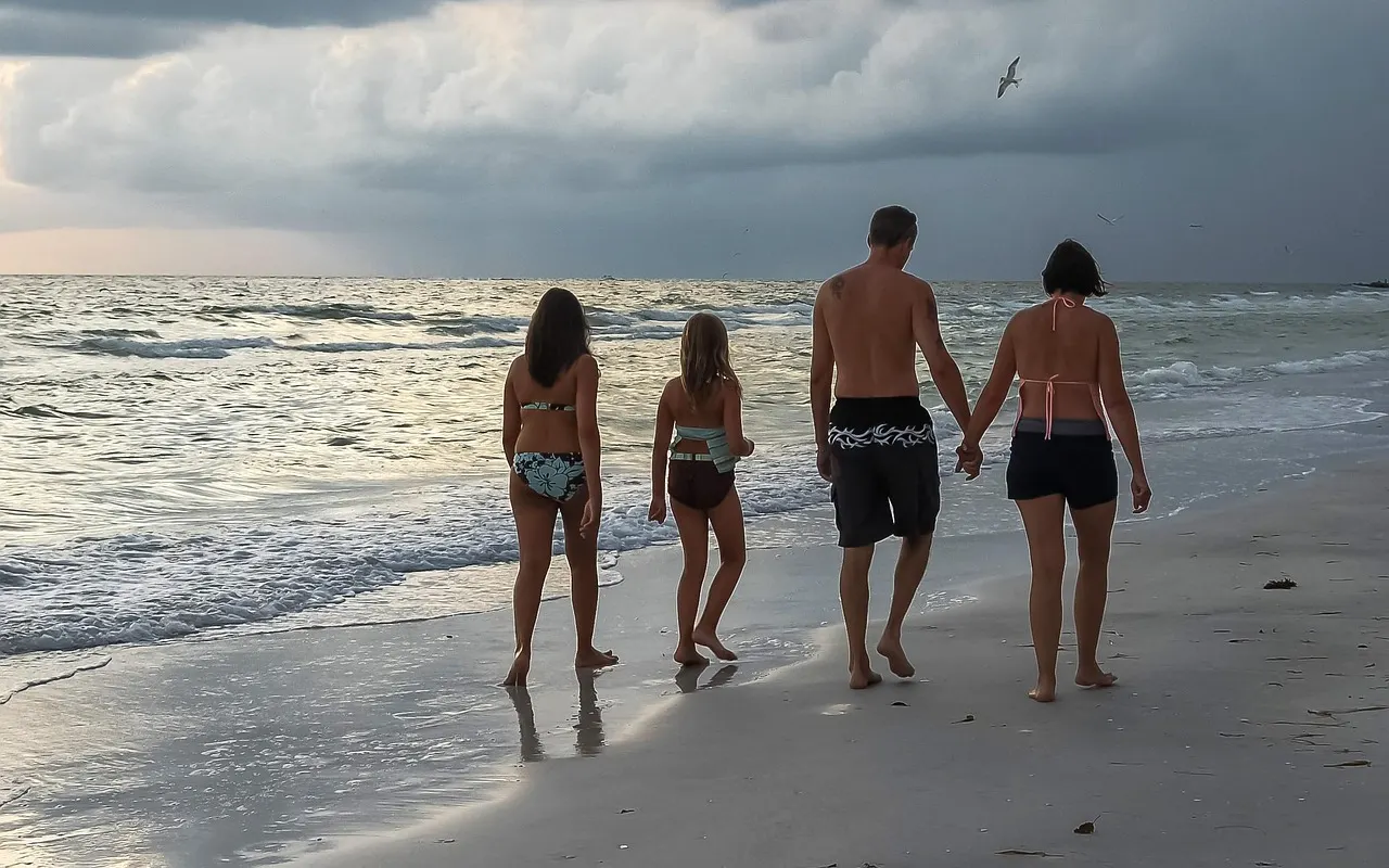 Florida Life Insurance by Age — What to Buy in Your 20s, 30s, 40s, 50s