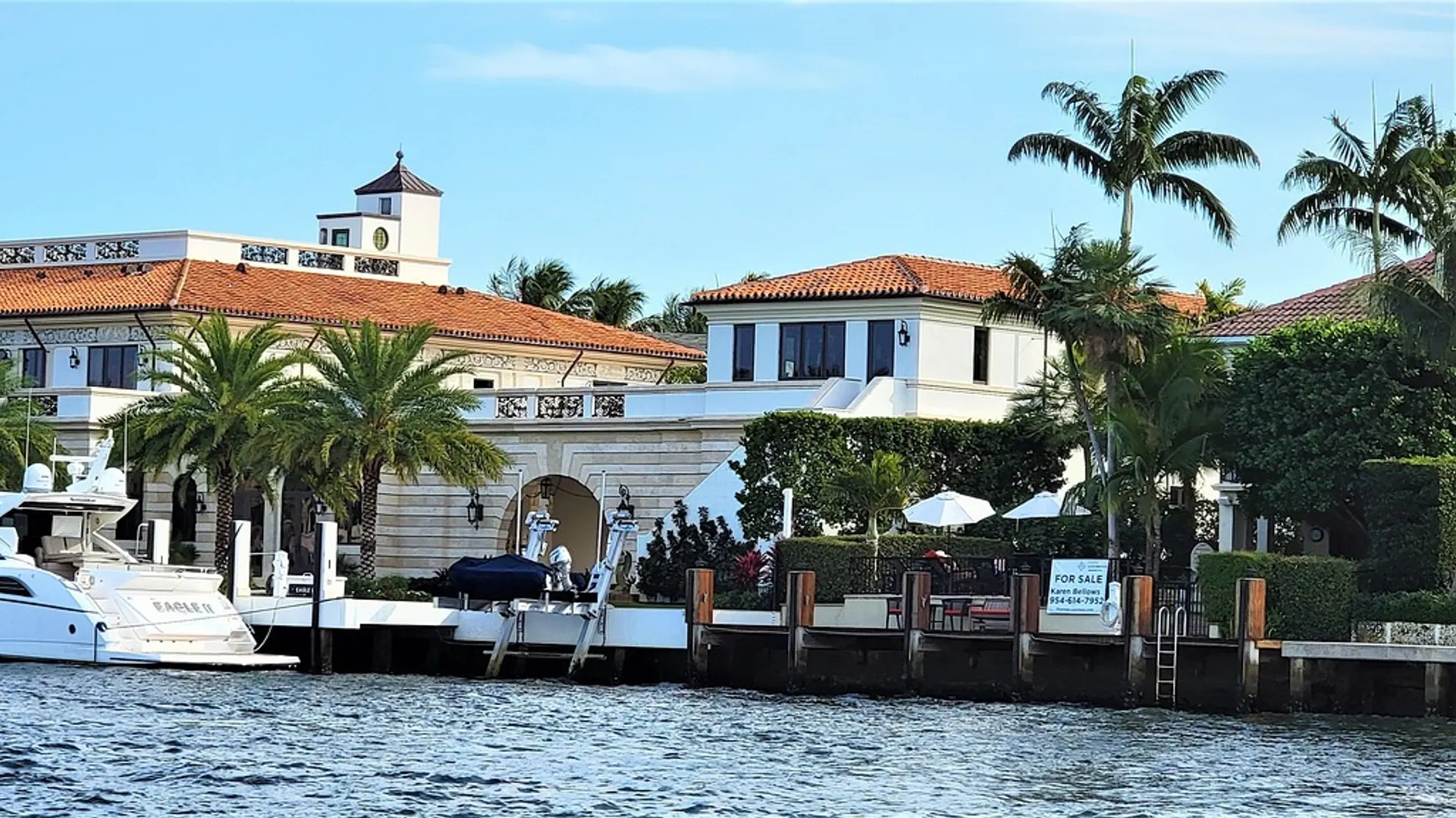 Waterfront Florida mansion with private yacht